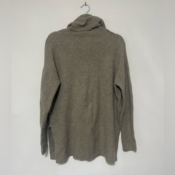 Nanette Lapore EUC soft brown wool blend side slit turtleneck sweater size M - Picture 4 of 5
